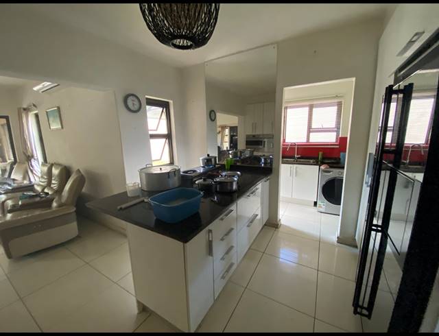 4 BEDROOM FREEHOLD FOR SALE IN GLEN ERASMIA